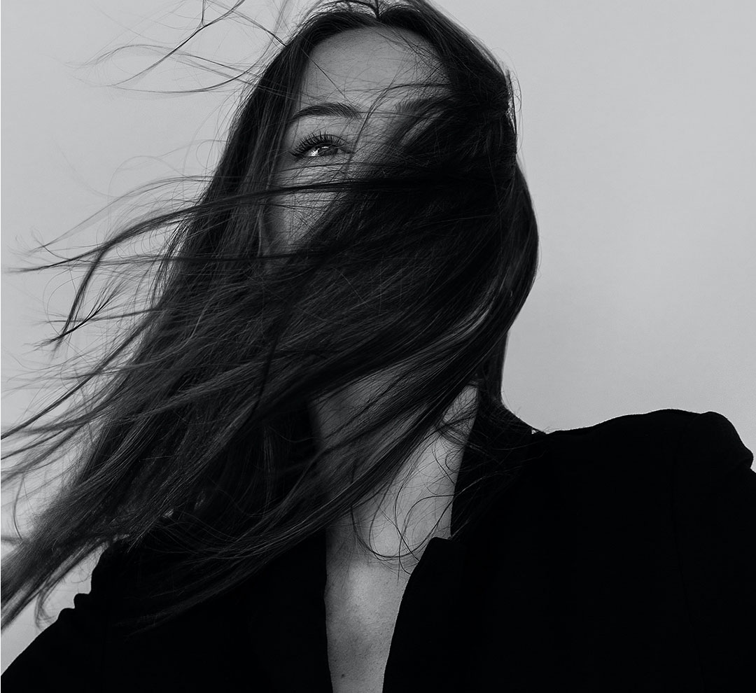Mari Mulier - Kontakt